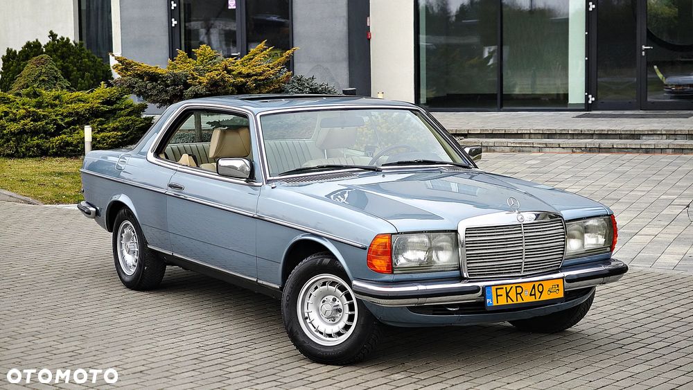 Mercedes-Benz W123 - 1