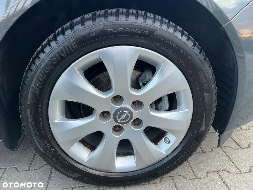 Opel Insignia - 16