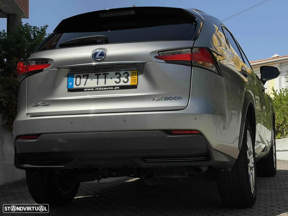 Lexus NX 300h Executive+ - 24