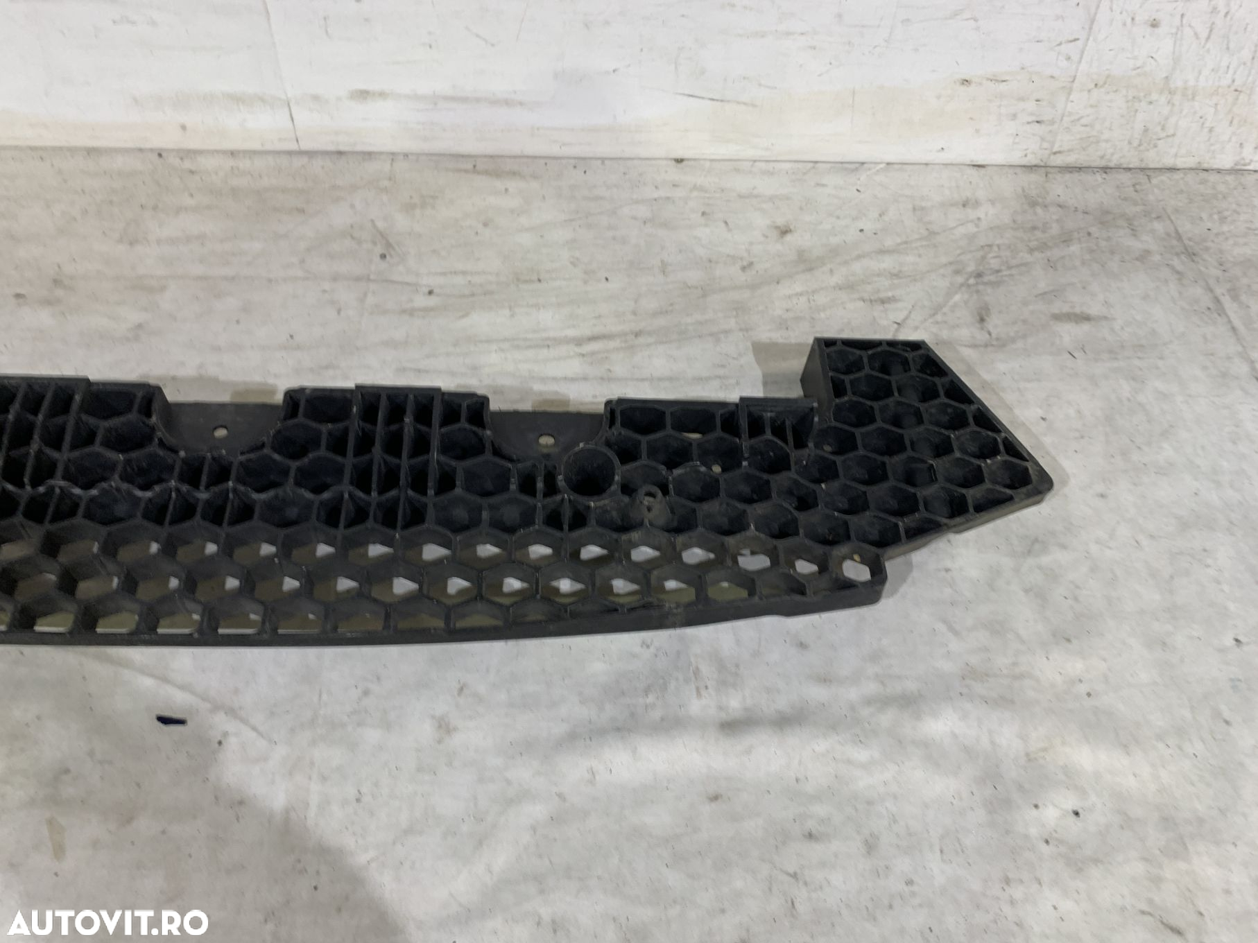 Inchidere inferioara Bara fata, Hyundai IX20, 2012, 2013, 2014, 2015, 2016, 2017, 2018, cod origine OE 86571-1K000. - 2