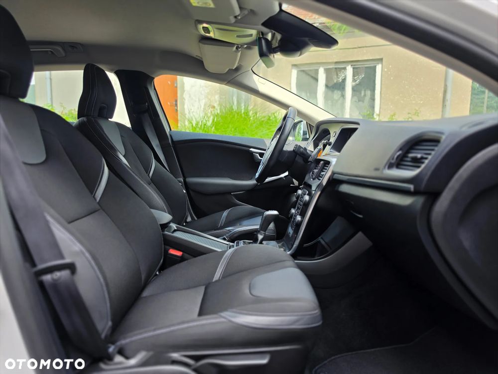 Volvo V40 - 23
