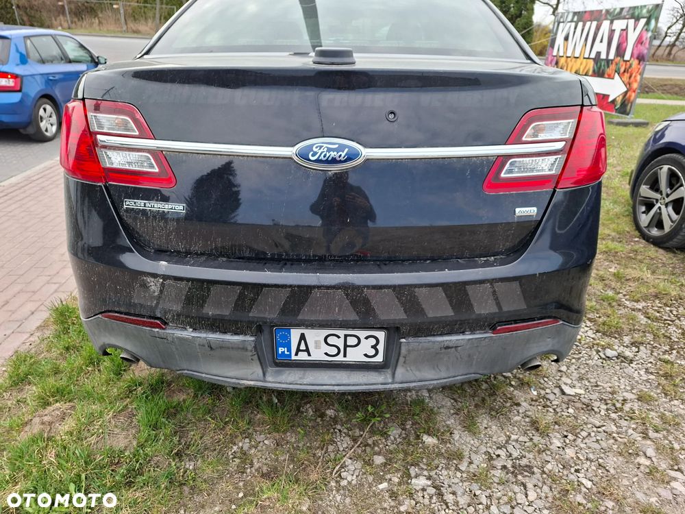 Ford Taurus - 12