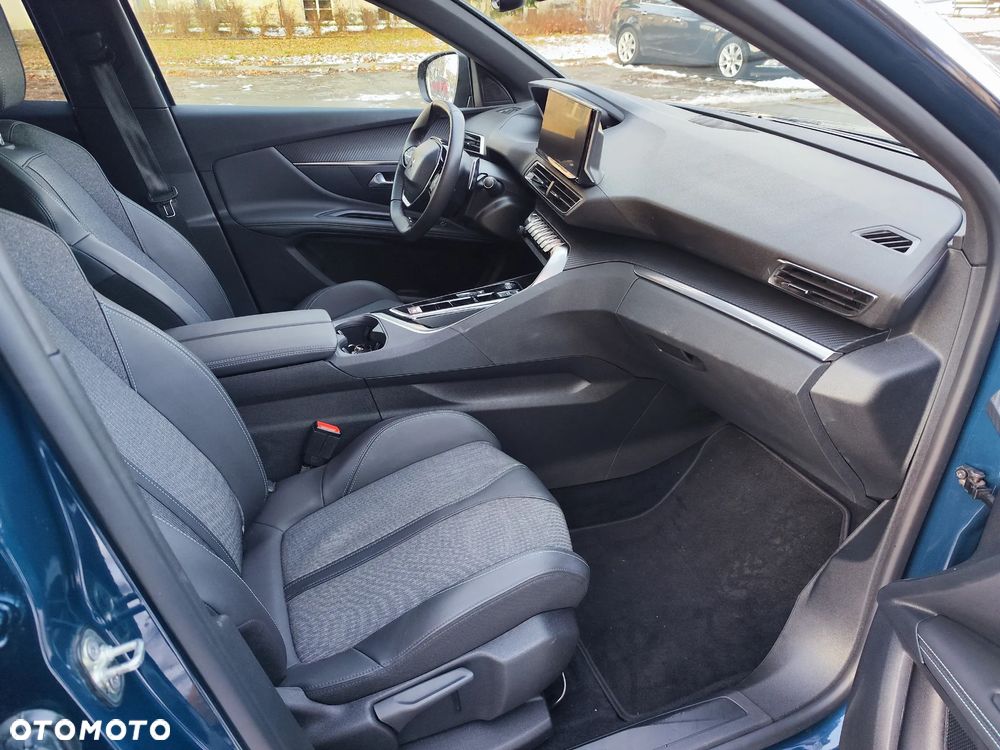 Peugeot 3008 1.6 PureTech HYbrid Allure S&S EAT8 - 7