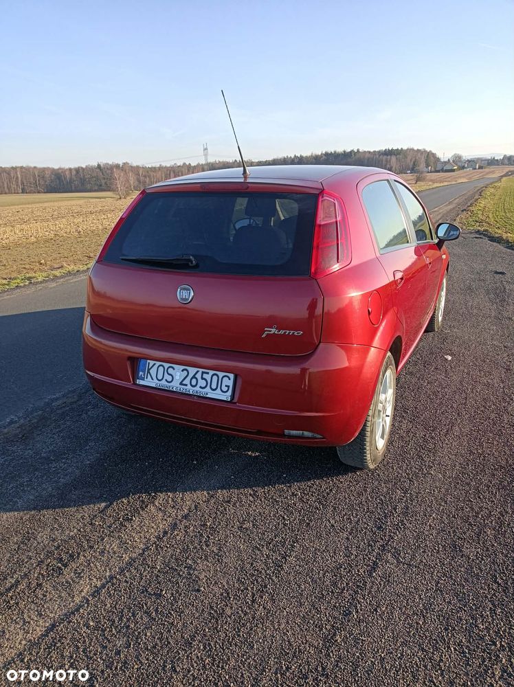 Fiat Grande Punto 2007 photo 4