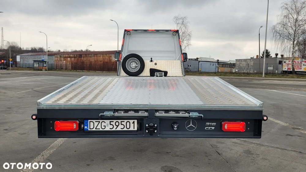 Mercedes-Benz Sprinter - 4