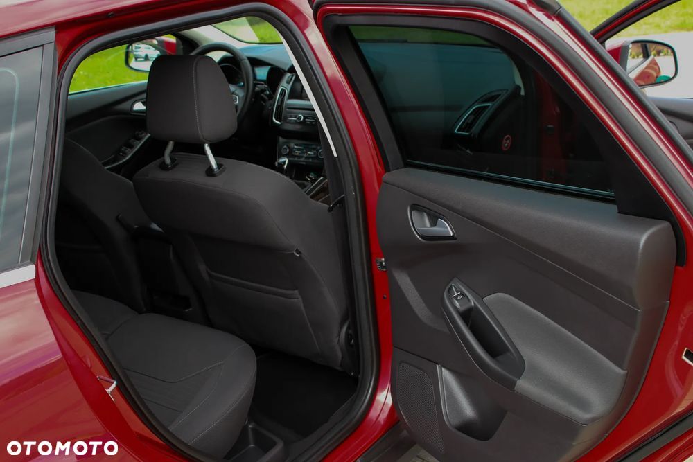 Ford Focus 1.5 EcoBoost Titanium Business - 25
