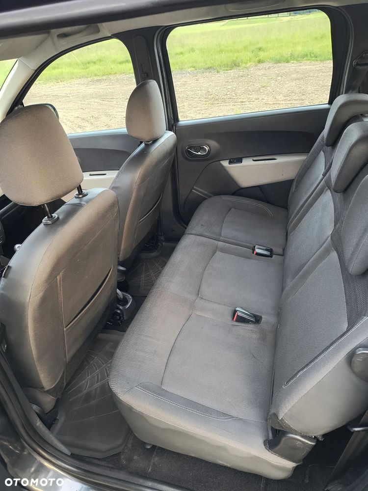 Dacia Lodgy 1.6 Laureate - 12
