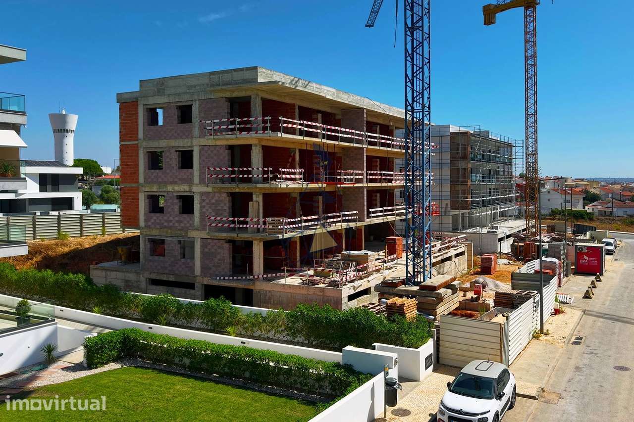 Apartamento T2 em construção com Garagem e Piscina - Portimão