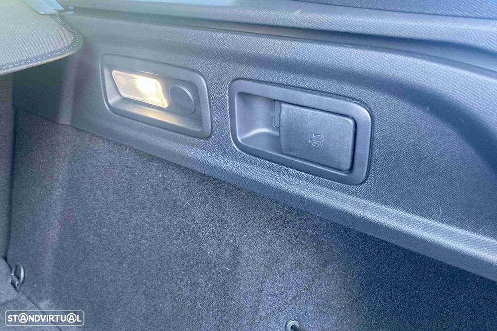 Peugeot 308 SW 1.2 Hybrid Style e-DCS6 - 30