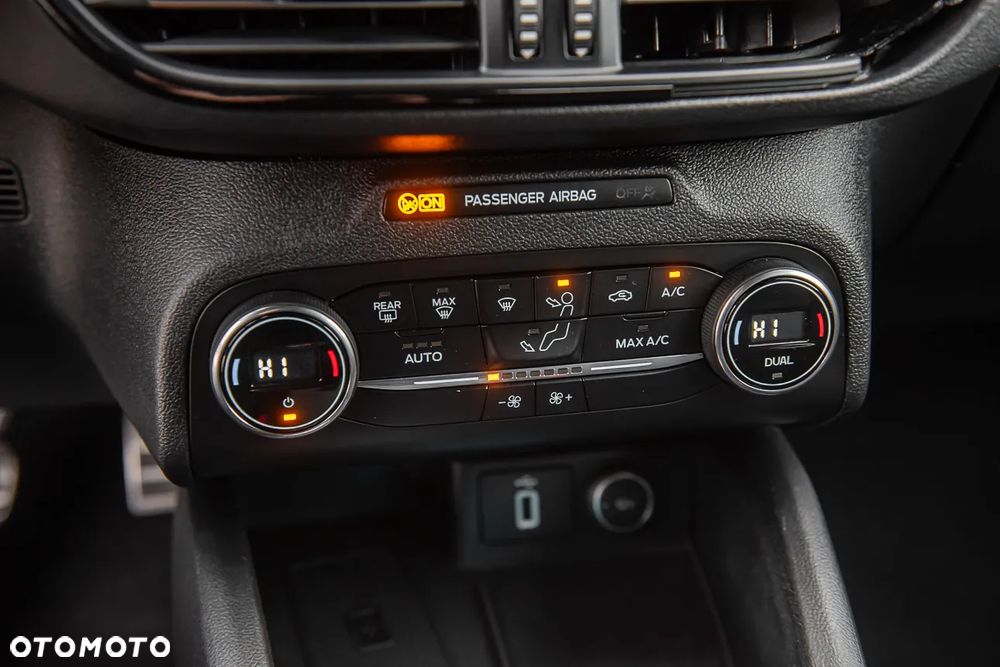 Ford Focus Turnier 2.0 TDCi DPF Start-Stopp-System ST-Line - 21