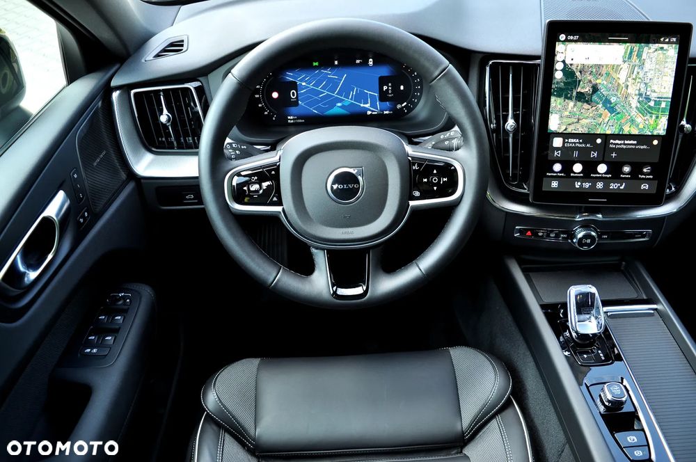 Volvo XC 60 B5 B AWD Plus Dark - 33
