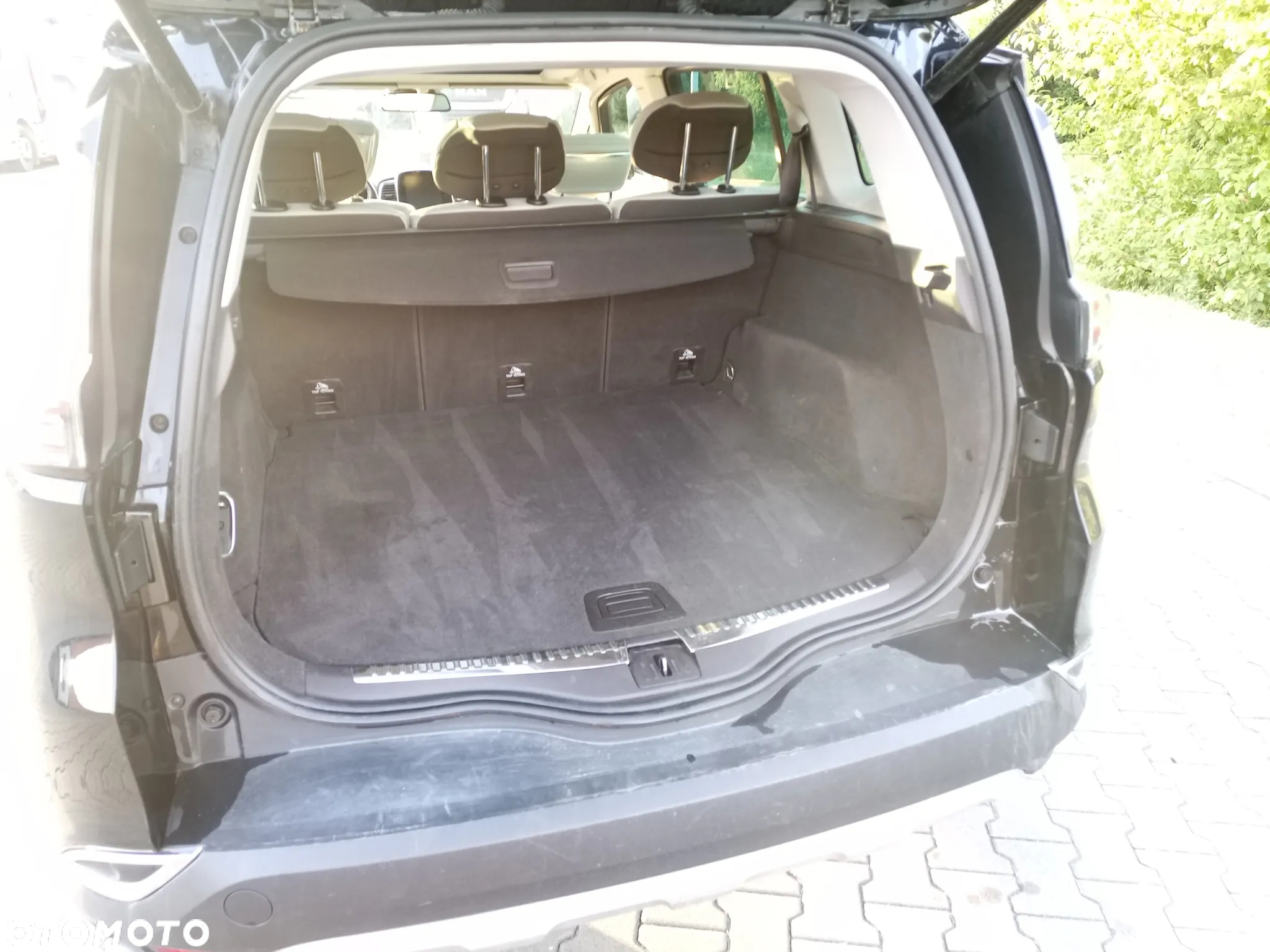Renault Espace 1.6 dCi Energy Initiale Paris EDC - 14