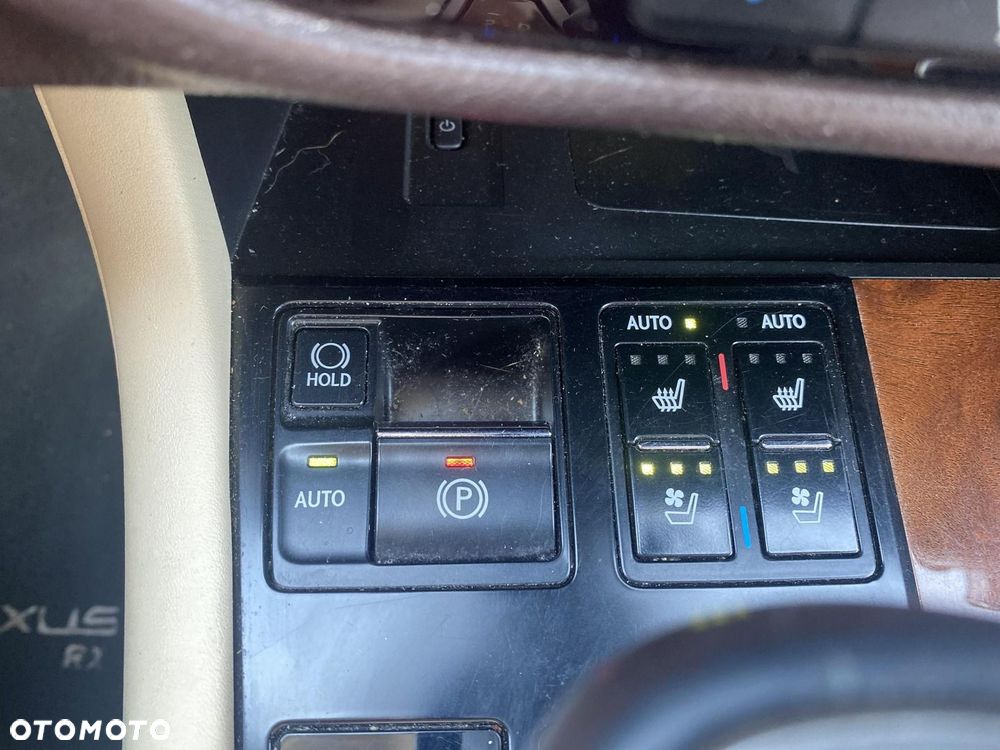 Lexus RX - 18