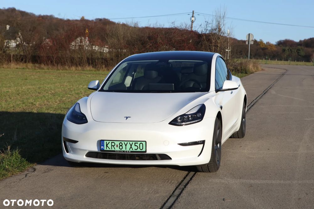 Tesla Model 3 - 3