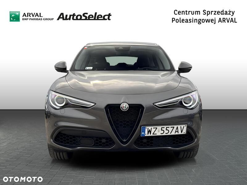 Alfa Romeo Stelvio - 9