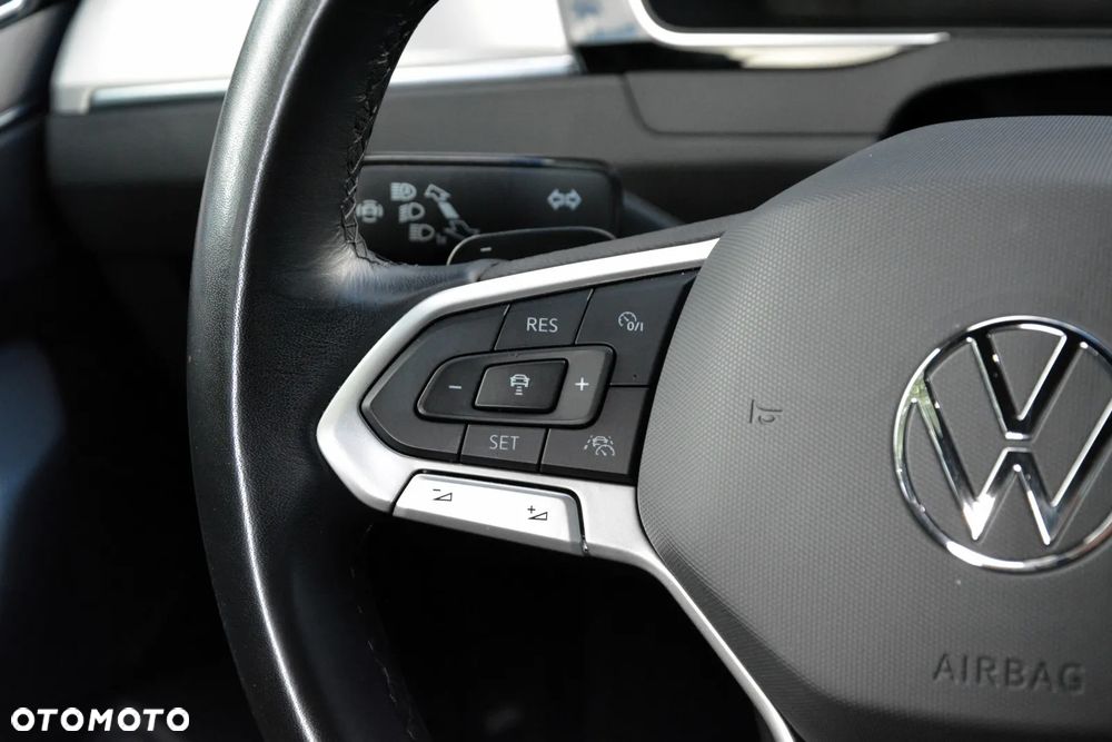 Volkswagen Passat - 21