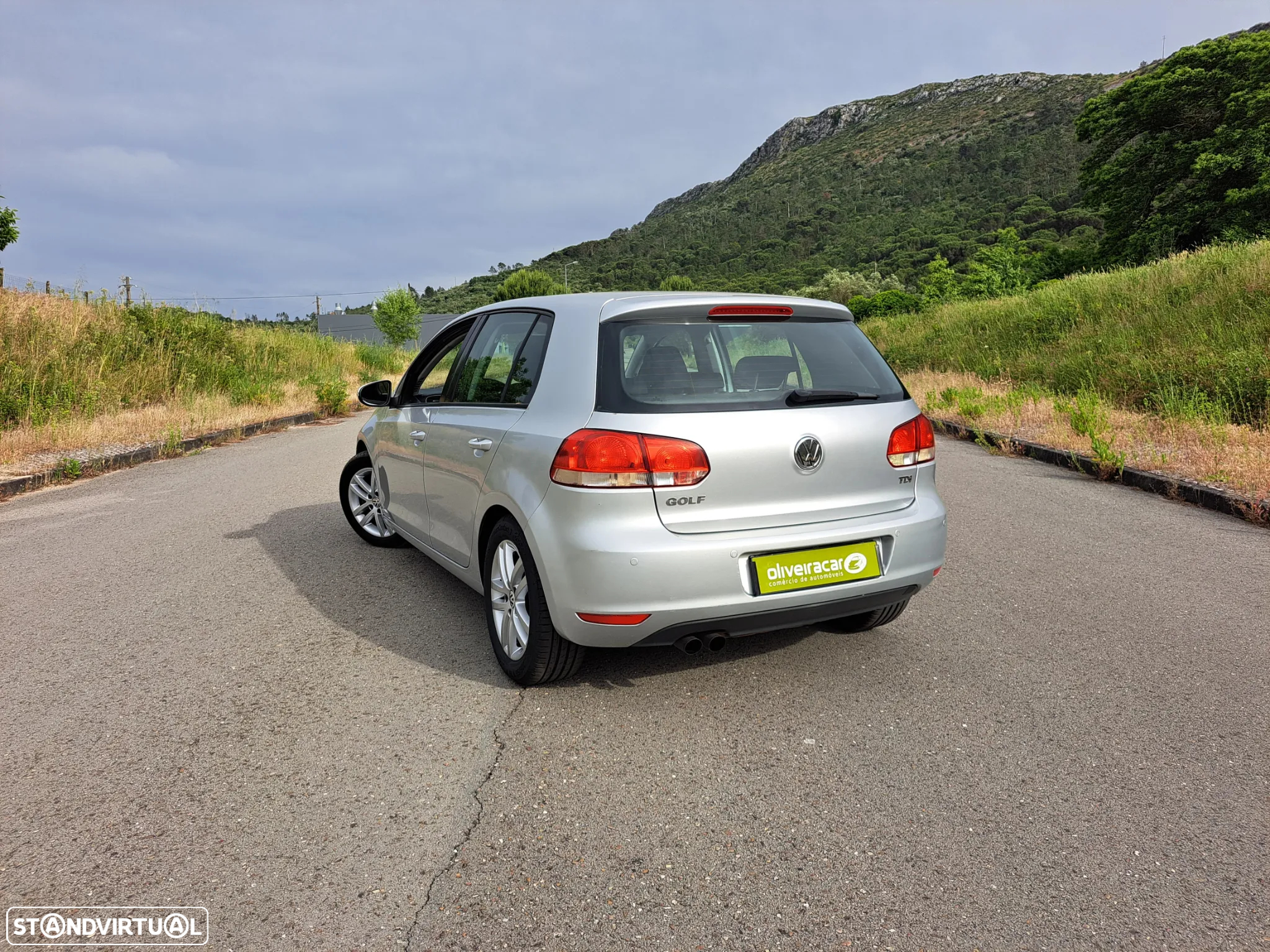 VW Golf 2.0 TDi Confortline - 23
