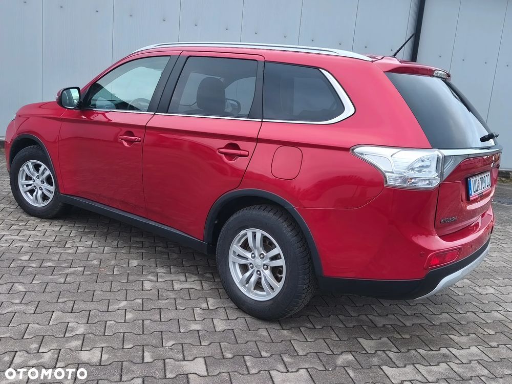 Mitsubishi Outlander 2.0 4WD Invite - 23
