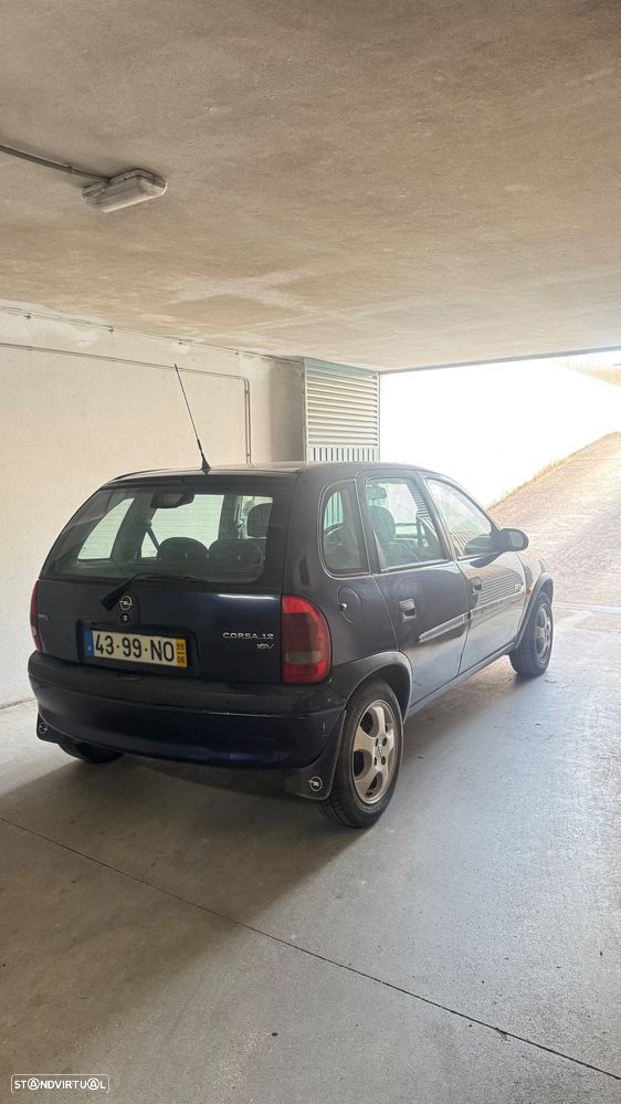 Opel Corsa 1.2 16V - 10