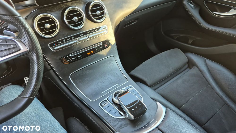Mercedes-Benz GLC - 19