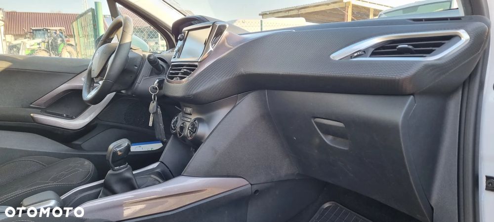 Peugeot 2008 PureTech 82 Access - 13