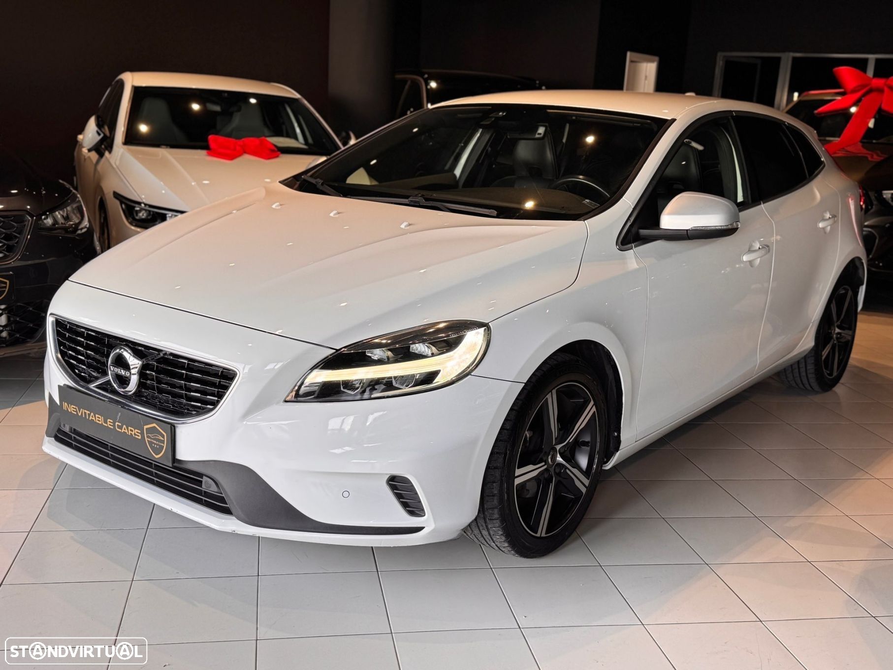 Volvo V40 2.0 D2 R-Design - 1
