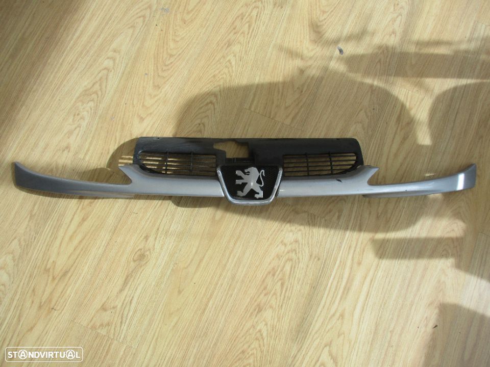 Grelha Simbolo Frontal Peugeot 206 - 2