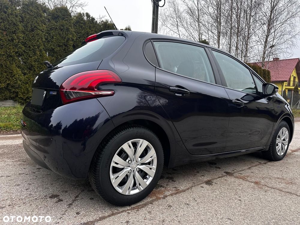 Peugeot 208 - 22