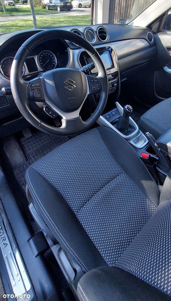Suzuki Vitara 1.6 Premium 2WD - 16