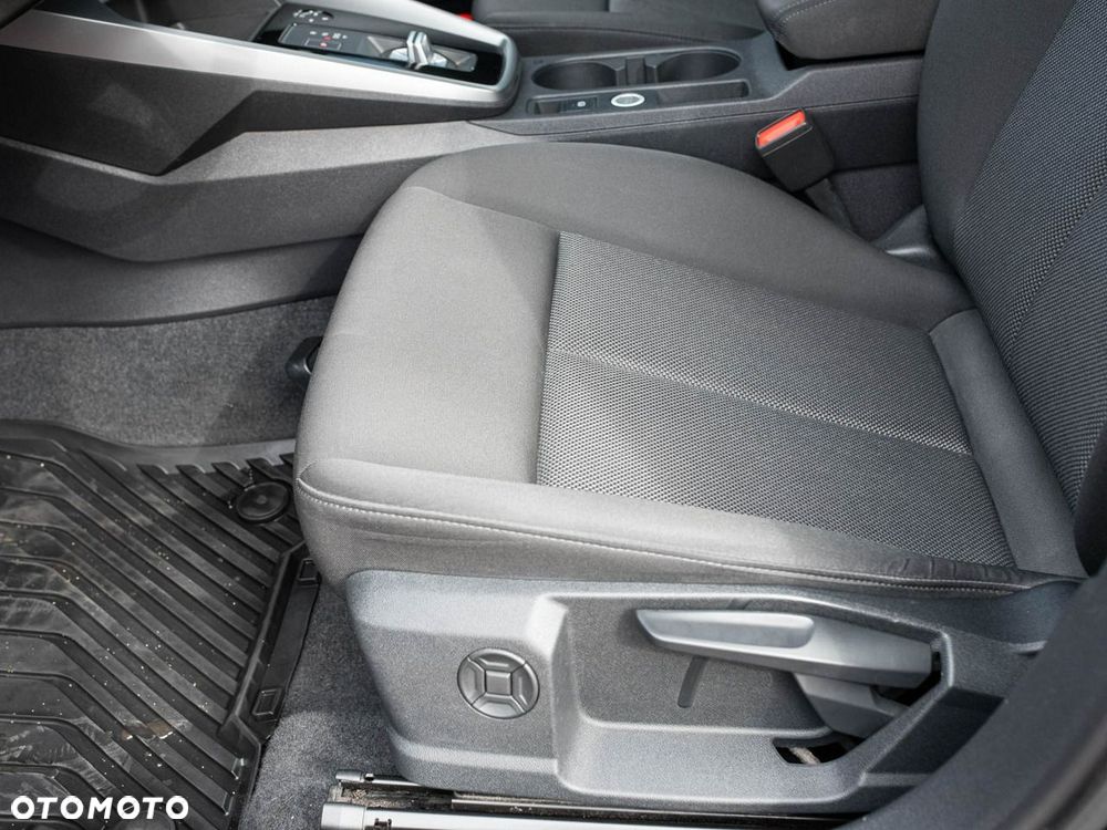 Audi A3 Sportback 30 TDI S tronic - 11