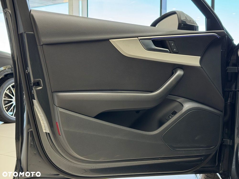 Audi A4 Limousine - 12