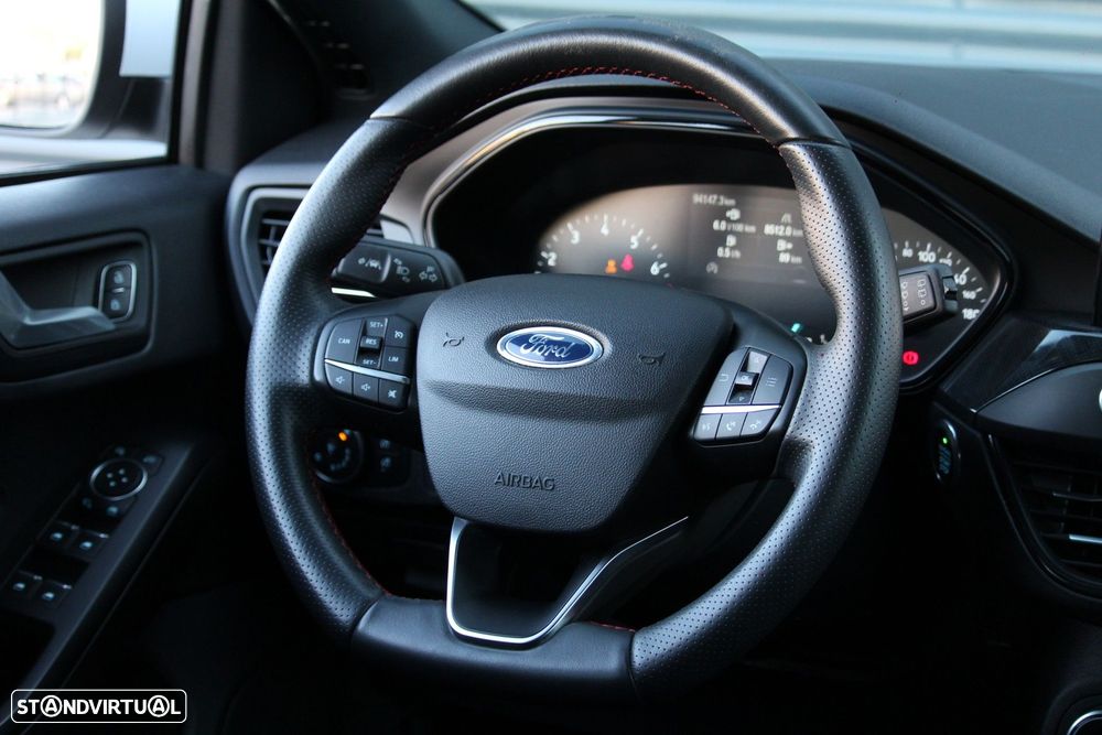 Ford Focus 1.0 EcoBoost ST-Line - 27