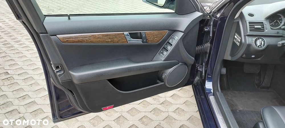 Mercedes-Benz Klasa C - 31