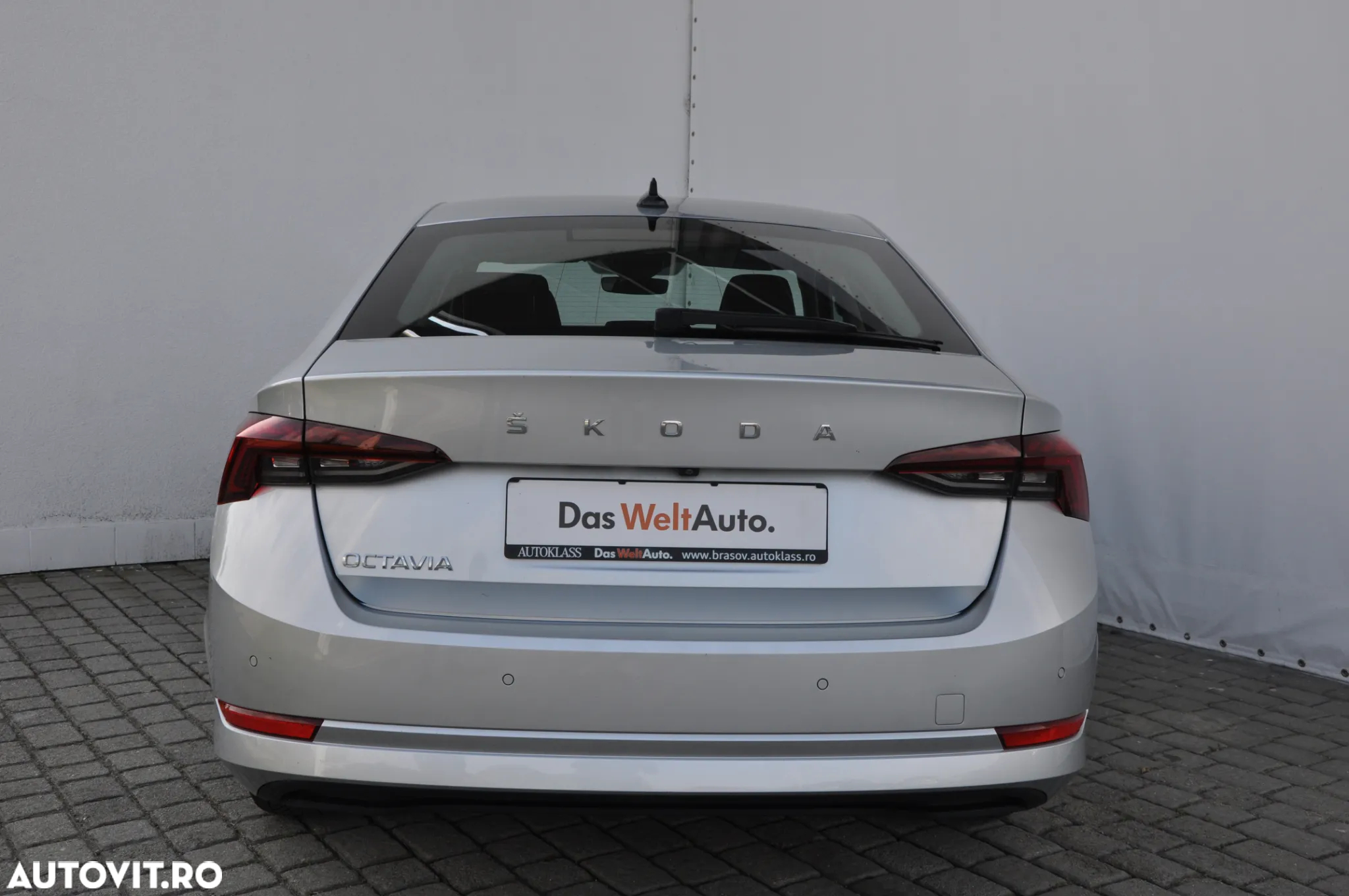 Skoda Octavia 2.0 TDI DSG Ambition - 4