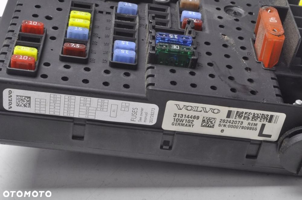 VOLVO XC90 SKRZYNKA BEZPIECZNIKÓW 31314469 - 2