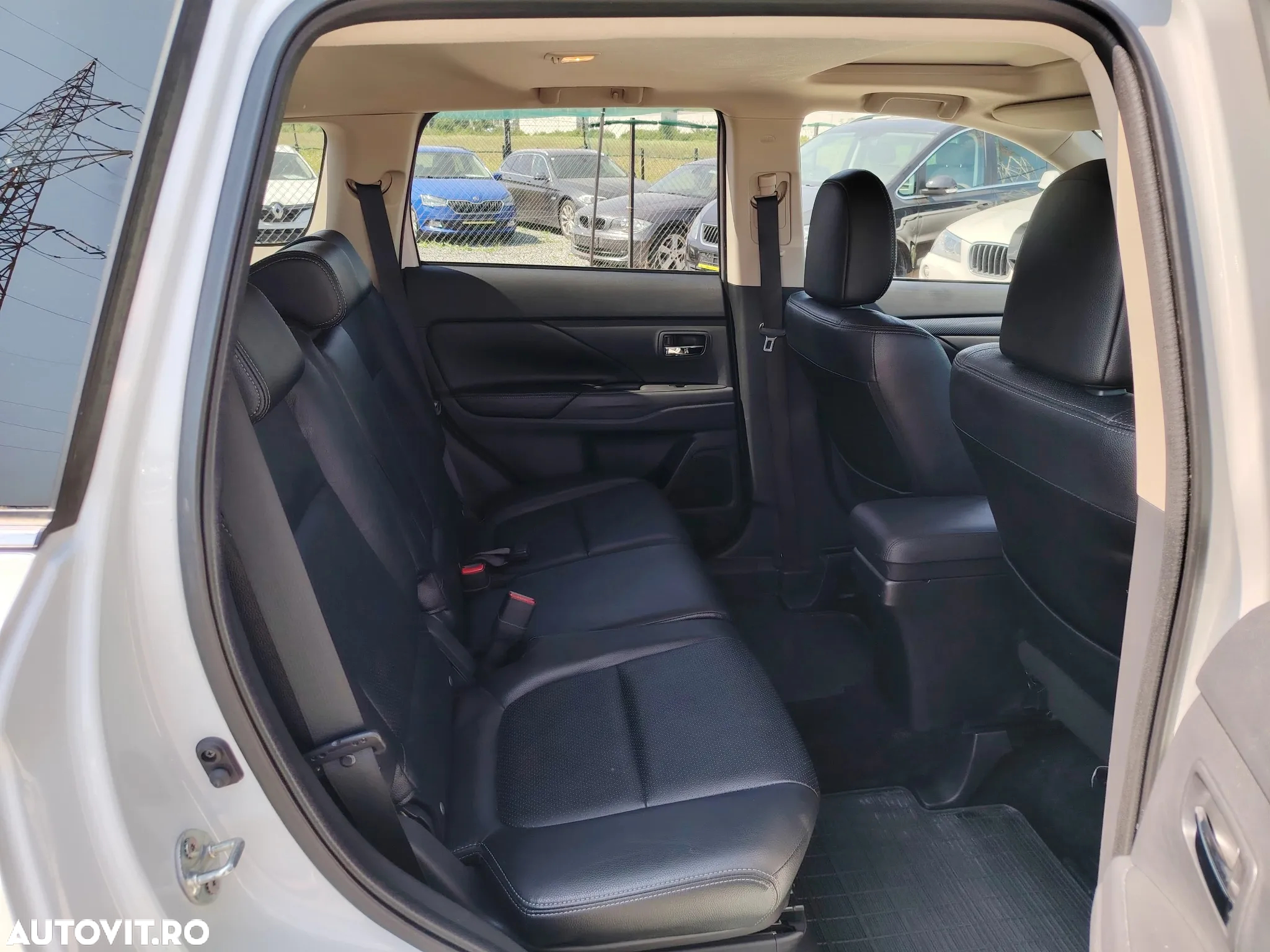Mitsubishi Outlander 2.2 DI-D 4WD Automatik Diamant Edition+ - 11