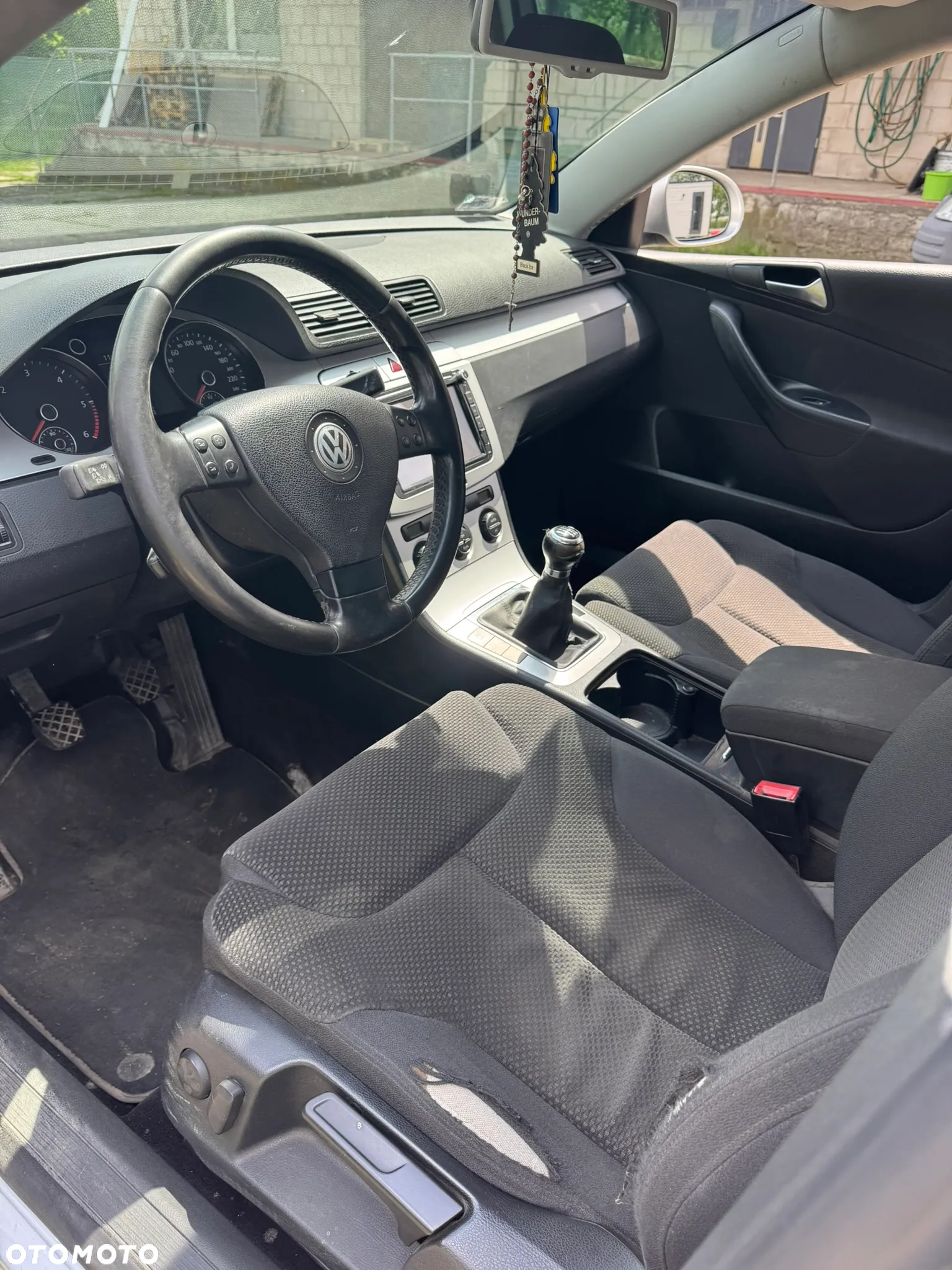 Volkswagen Passat - 16
