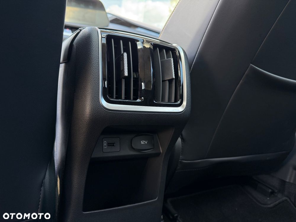 Bestune B70 2.0T Elegance - 20