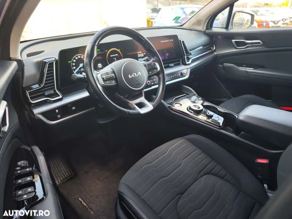 Kia Sportage 1.6 T-GDI HEV 6AT 4x2 Business Line - 9