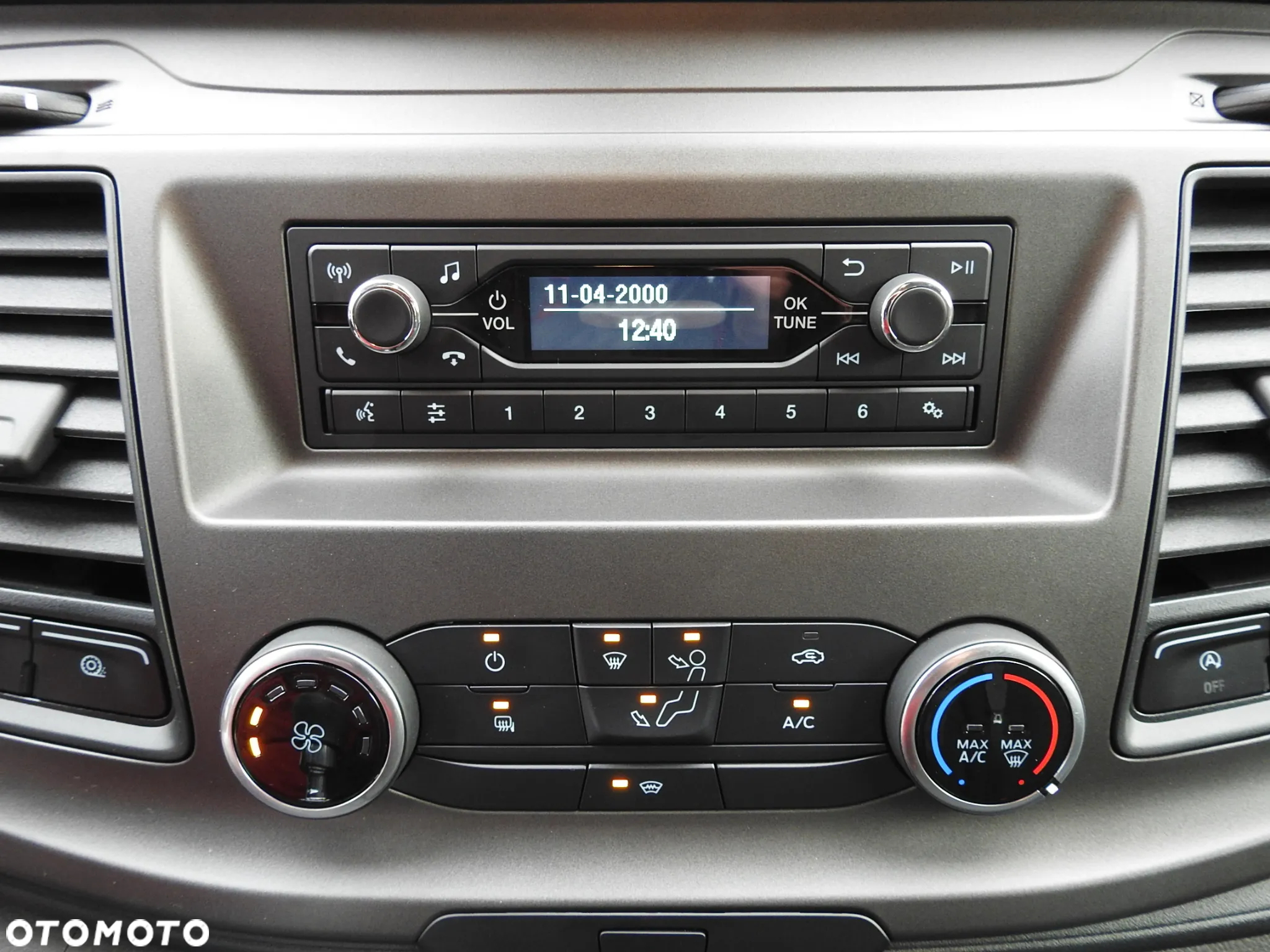 Ford TRANSIT NOWY PLANDEKA WINDA 8 PALET TEMPOMAT KLIMATYZACJA ASO 130KM [ B43455 ] - 37
