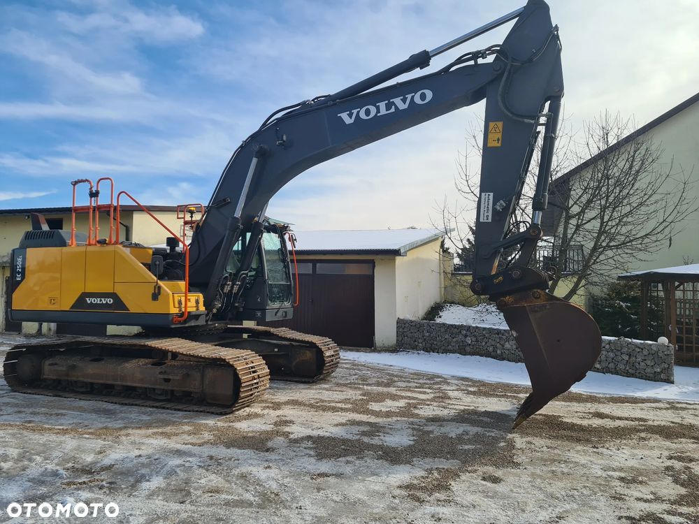 Volvo EC 250 El - 4