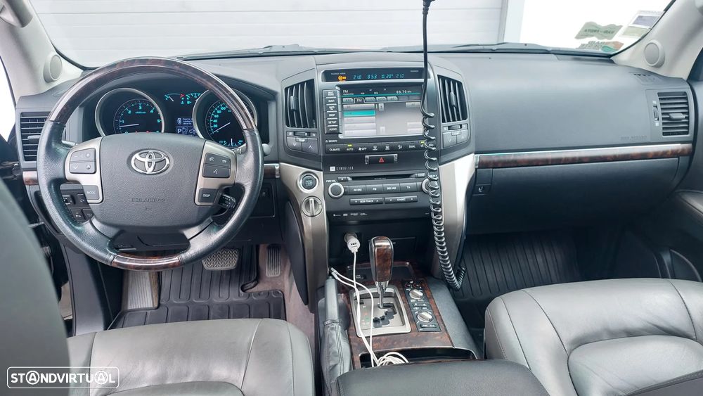 Toyota Land Cruiser 4.5 D-4D V8 - 11