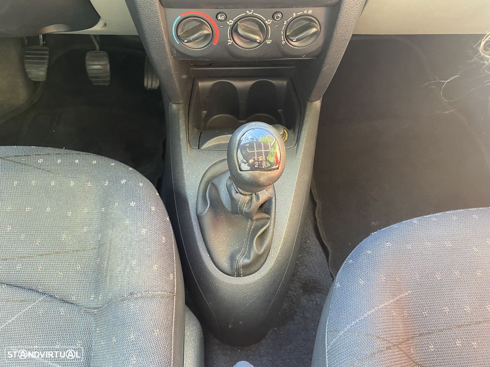 Renault Clio 1.2 16V Confort - 11