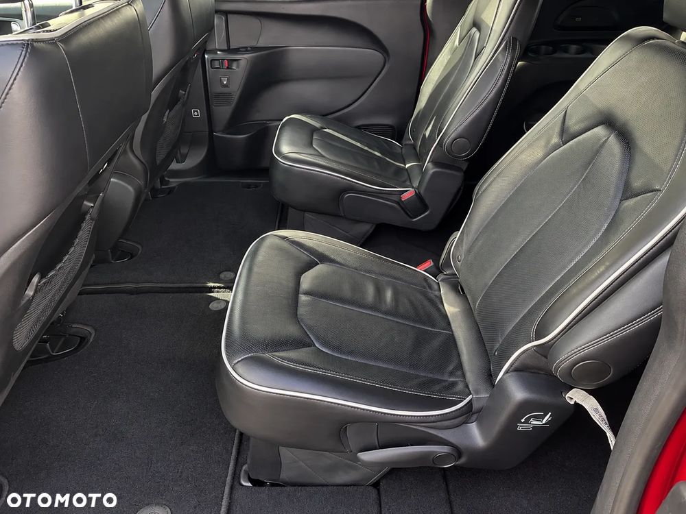 Chrysler Pacifica - 20
