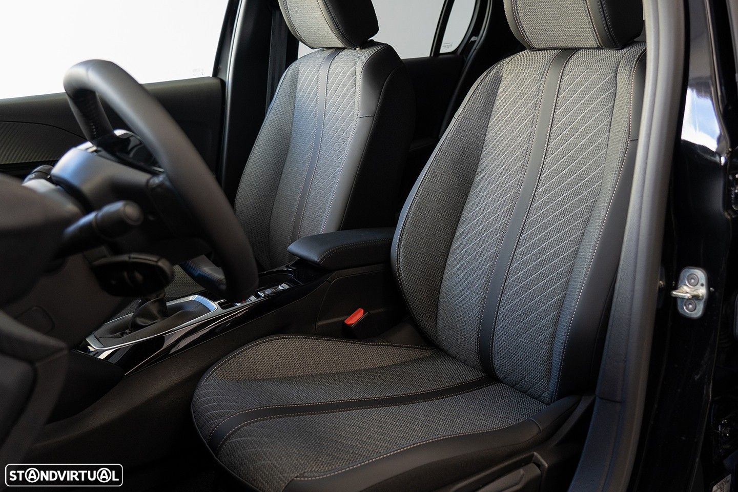 Peugeot 208 1.2 PureTech Allure - 18