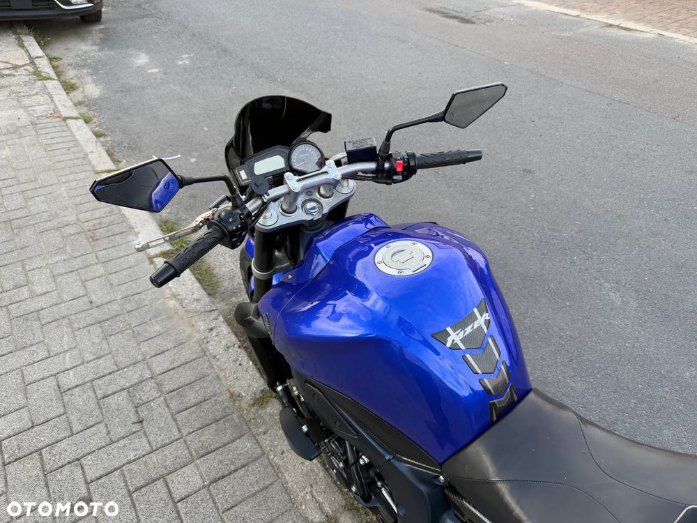 Yamaha FZ - 8