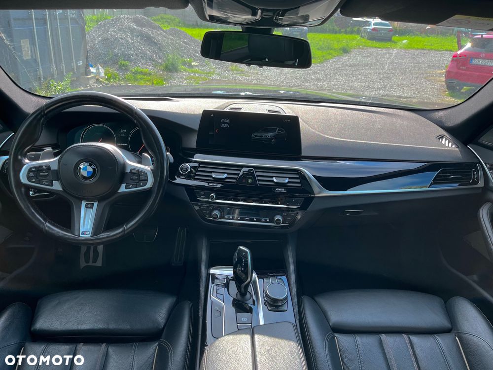 BMW Seria 5 M550i xDrive - 8