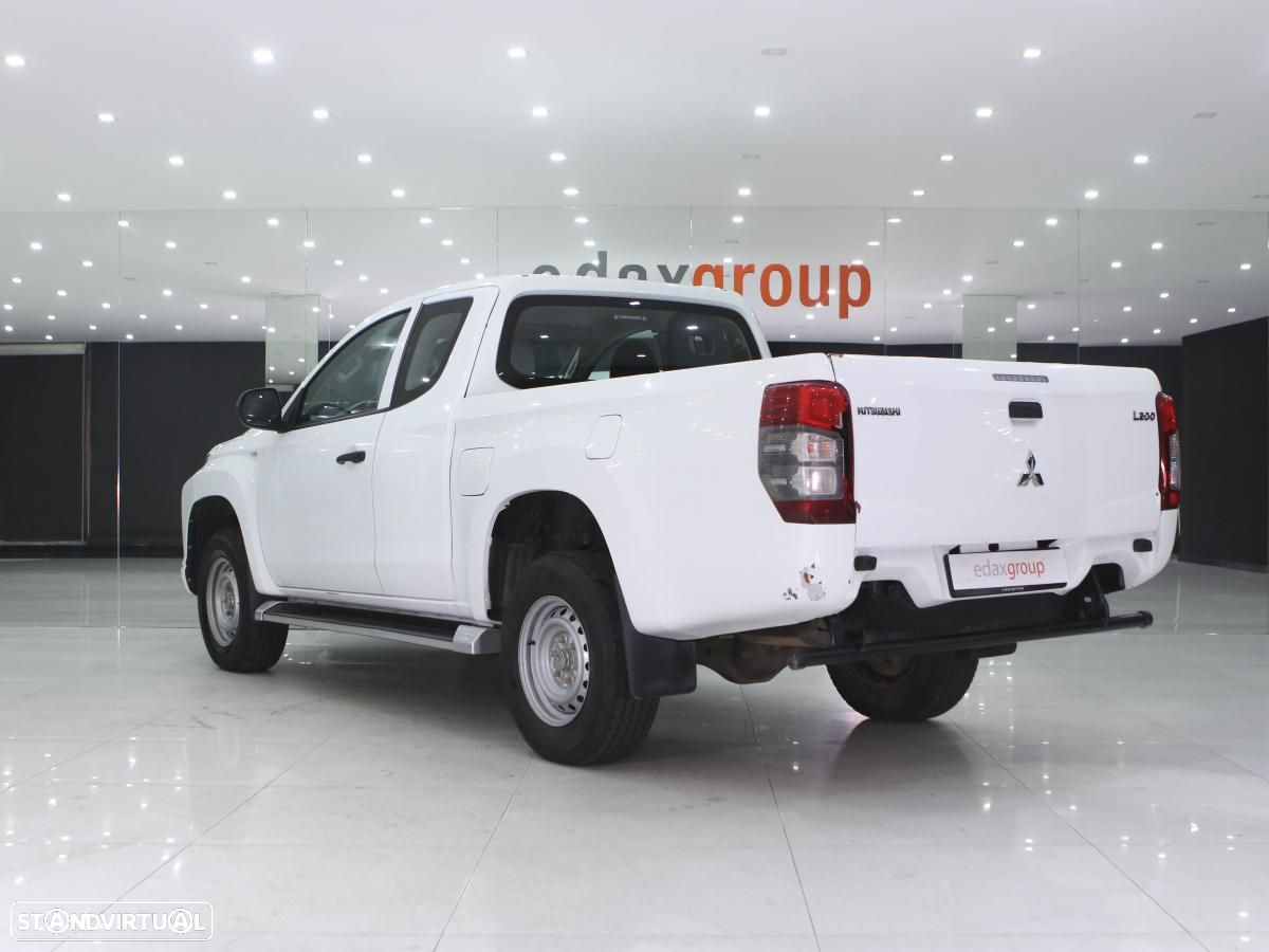 Mitsubishi L200 2.4 DI-D CLUB CAB INVITE 3L 4WD - 4