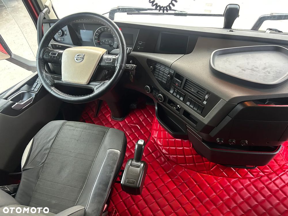 Volvo FH 460 AUTOMAT / HALOGENY ORUROWANIE / FULL SPOJLERY / OBRTOWE SIEDZENIE / KSENONY / LED / POLSKI SALON / PRZEBIEG 995 TYS. KM / EURO 6 / 2014 ROK !! - 40