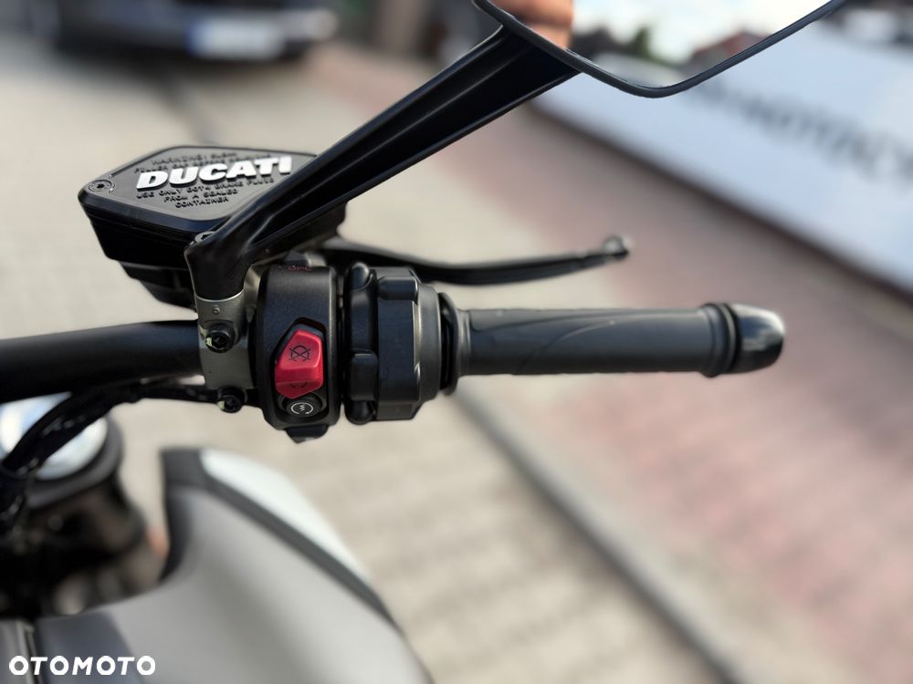 Ducati Diavel - 35